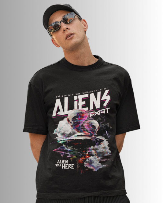 Alien Verse  Oversized T-shirt